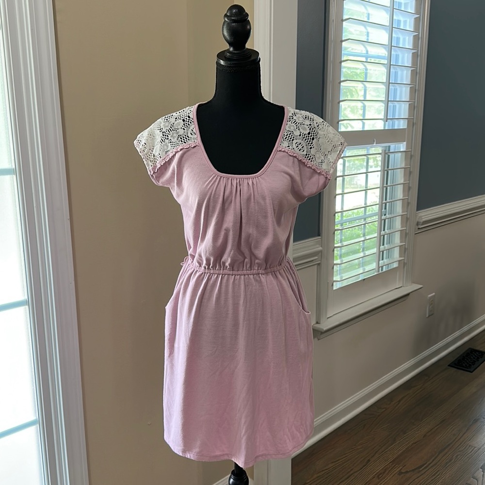 Mudd lilac dress with white lace details size Medium